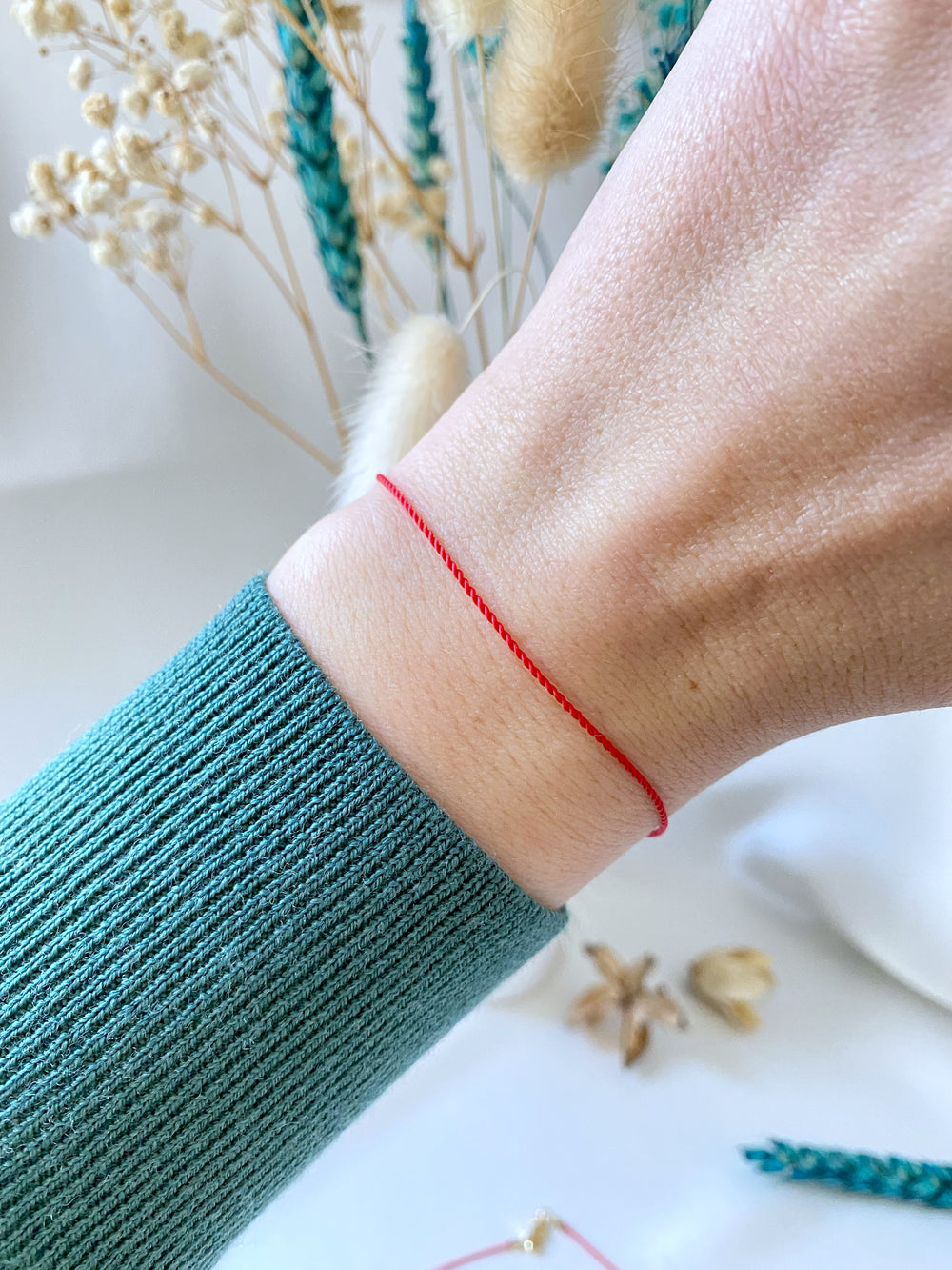 Minimalistic string of fate bracelet - Lobster clasp
